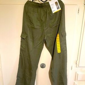 NWT Sanctuary women Green light Cargo Pants w/ four pockets